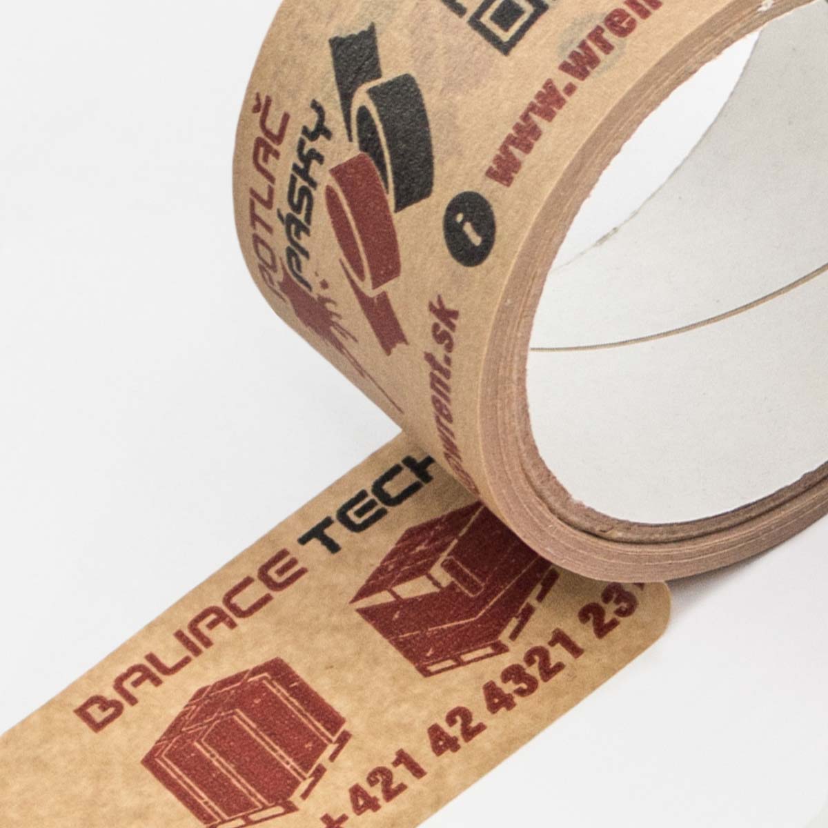 Papierová lepiaca páska s potlačeným grafickým vzorom - logom spoločnosti alebo firemným grafickým motívom.