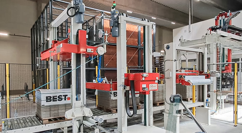Automatic strapping line installed for the customer BEST a.s.