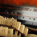 Detailný pohľad na mechanizmus briketovacieho lisu BRICKMAN