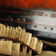 Detailný pohľad na mechanizmus briketovacieho lisu BRICKMAN